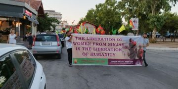 Atina’da gençlik öncülüğünde yürüyüş