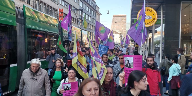 Masha Amini  için TekoJIN öncülüğünde eylem