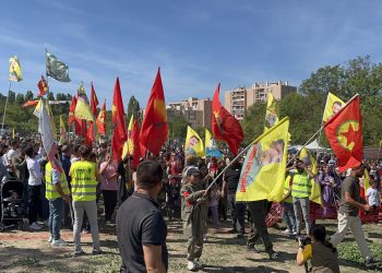 Kürt gençliği, Sinan Dersim Kültür Festivalin’de “Be Serok Jiyan Nabe”, “Bijî Berxwedana Gerilla” sloganlarını haykırdı