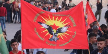 Efrînli gençler işgalciliğe ve işbirlikçiliğe karşı alanlara indi