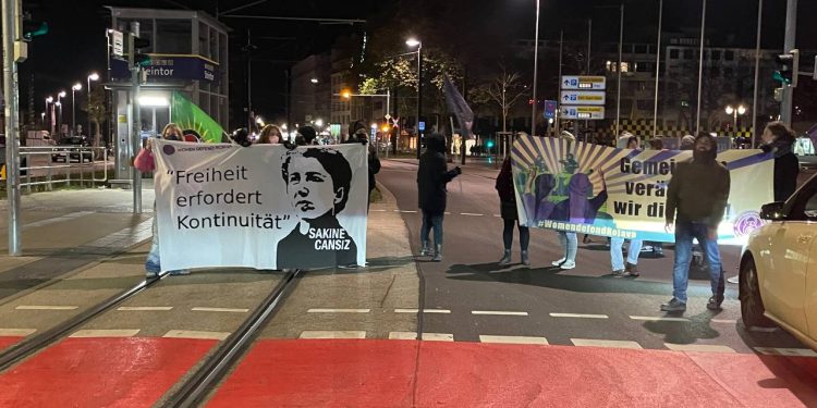 Hannover’de TCŞ/TekoJIN Ve Enternasyonalist Gençler alanları bırakmıyor.