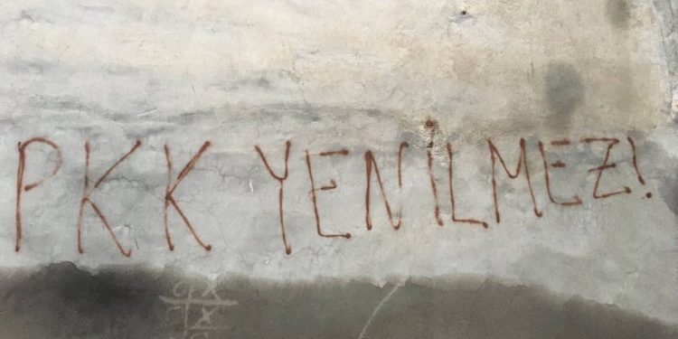 Yurtsever gençlikten 27 Kasım için yazılama