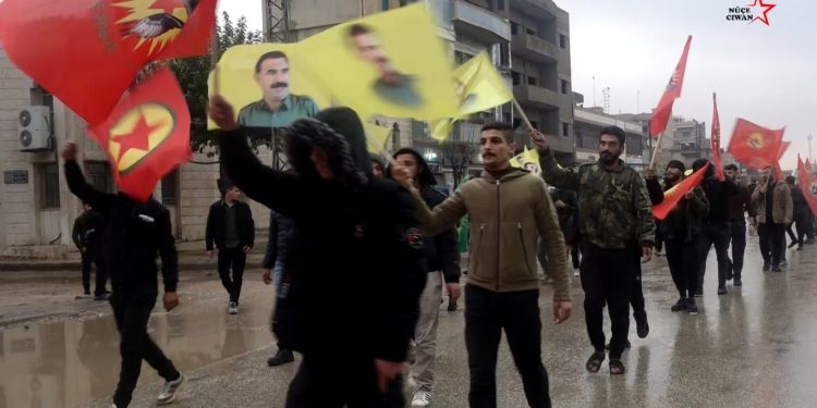 Qamişlo’da gençler Önder Apo için sokaklara indi