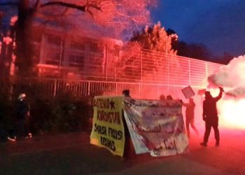 Enternasyonalist gençlerden Bern’deki Türk, Irak ve İran büyükelçilikleri önünde eylem