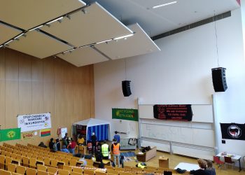 Frankfurt Üniversitesi End Fossil ve StudentsDefendKurdistan tarafından işgal edildi