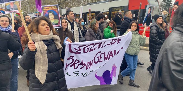 Köln’de JXK öncülüğünde yürüyüş gerçekleştirildi