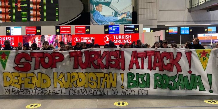 Marco Polo Uluslararası Havalimanı’nda eylem “Türk saldırısını durdurun! Kürdistan’ı Savunun!”
