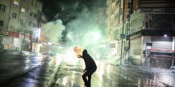 Kürt gençliği ulusal onur kavgasına gönüllüce katılıyorlar