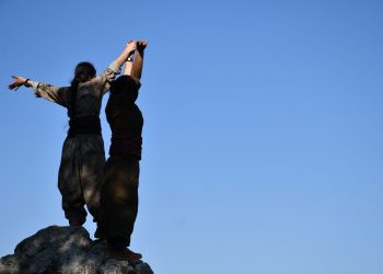 Gerilla Kaleminden – Sevmek Yoldaşta Başlar, Devrimle Taçlanır