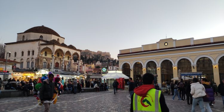 Atina’da Heyva Sor kampanyasına destek devam ediyor 