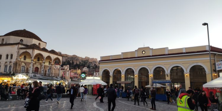 Atina’da Heyva Sor kampanyasına destek devam ediyor 