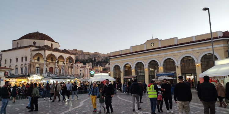 Atina’da Heyva Sor kampanyasına destek devam ediyor 