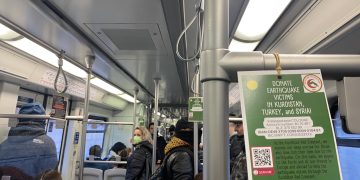 Yunanistan’nın başkenti Atina’da Kurdistanlılar Heyva Sor kampanyası başlattı