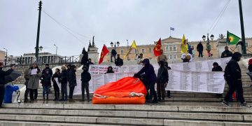 Atina’da gençlerden ortak eylem