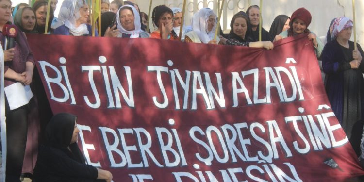 Mexmûrlu kadınlar ve genç kadınlar 8 Mart eylemlerinin başladığını duyurdu