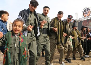 Cizîr gençliği tarihin Newrozunu kutluyor