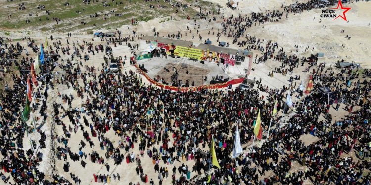 Binler Kobanê Newrozu’nda bir araya geldi
