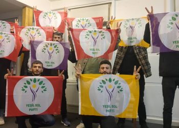 Stuttgart gençliği ikinci turda aktif oy kullanmaya çağırdı