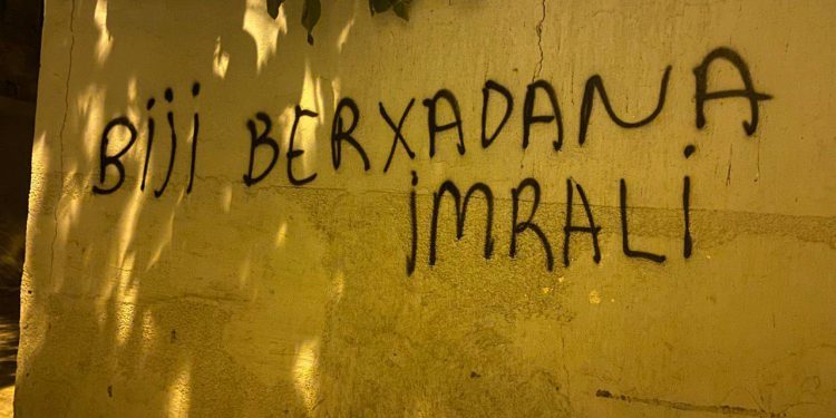 Riha gençliğinden Önder Apo ve siyasi tutsaklar için yazılama