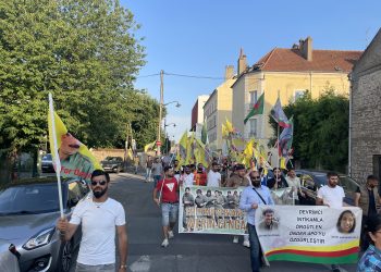 Corbeil’de “Önder APO’ya Özgürlük” eylemi