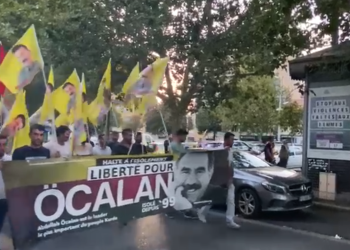 Marsilya’da gençler “Cenga Azadiyê Serbixin” hamlesi kapsamında alanlara aktı