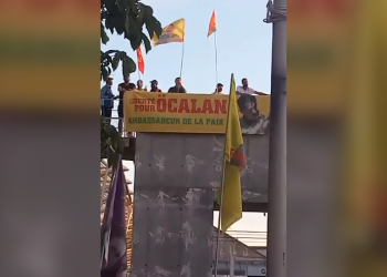 Mantes-La-Jolie’de “Cenga Azadiyê Serbixin” hamlesi kapsamında eylemler devam ediyor