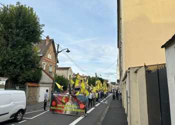 Corbeil devrimci gençleri Önder APO’nun fiziki özgürlüğünü haykırdı