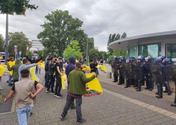 SON DAKİKA- AİHM’de eylemde olan gençlere polis engeli