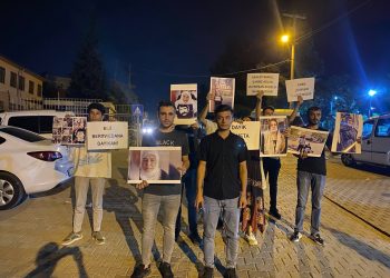 Urfa- YSP Gençlik Meclislerinden, hayatını kaybeden Barış Anneleri için basın açıklaması gerçekleştirildi