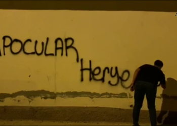 Qoser APOCU Gençlik tarafından, 15 Ağustos için yazılama ve havai fişekli kutlama