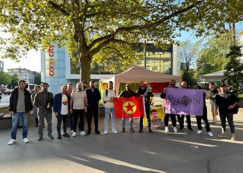 TCŞ üyeleri Önder APO için stant kurdu