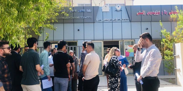 Öğrenciler haklarını talep etti