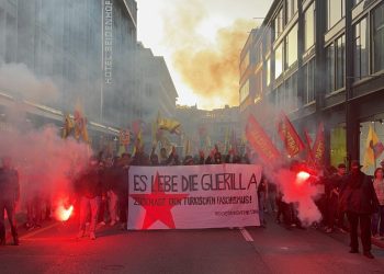 Zürich eyleminde görkemli gençlik korteji!