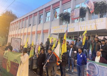 Paris’de devrimci gençler Rojava’ya yönelik saldırılara karşı eylem gerçekleştirdi!