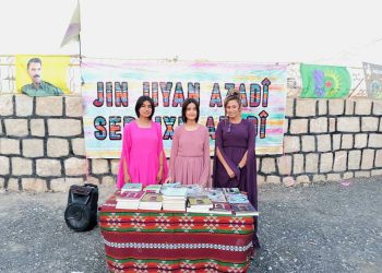 Êfrin’li genç kadınlar, Önder Apo felsefesini yaymaya devam ediyor