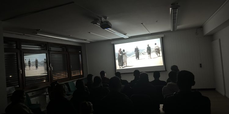 Hamburg’ta gençler özel savaş politikalarına dikkat çekti