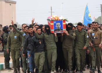 Tebqa halkı şehidini uğurladı