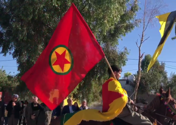 PKK’nin yıl dönümü kutlamaları Mexmur’da, öğrenciler öncülüğünde devam ediyor