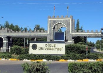 Üniversite öğrencileri yurt, yemek ve ulaşım sorunlarıyla boğuşuyor