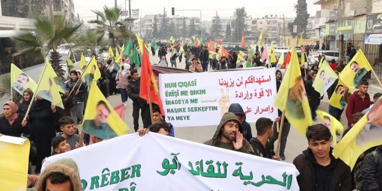 Fırat Bölgesi gençleri Önder Apo üzerindeki tecride ve işgal saldırılarına karşı yürüyüş düzenledi