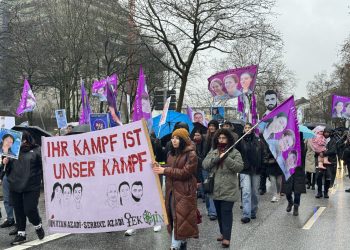 Hamburg’ta Genç kadınlar katliamları kınadı