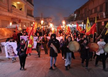 Amûdêli gençlerden meşaleli yürüyüş: Şehitlerin intikamını alacağız!