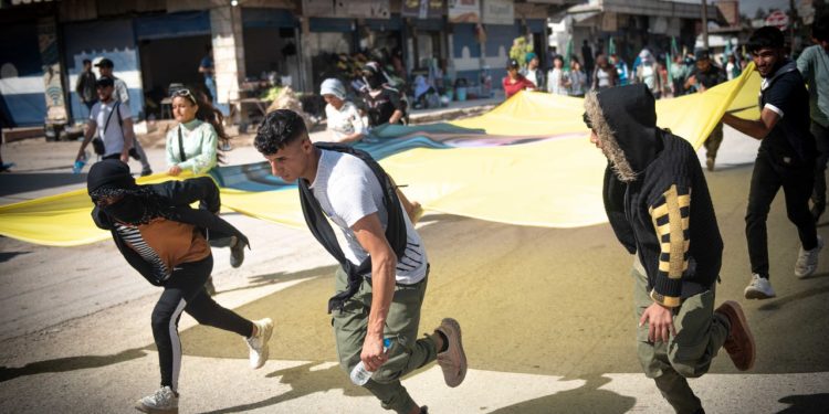Özerk Yönetim tarafından onaylanan toplumsal sözleşmede gençliğe dair maddeler