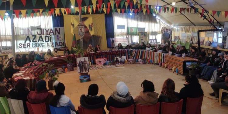 Halep’te, Yekitiya Jinên Ciwan üyeleri tarafından kadınla dönük cinsiyetçi politikaları üzerine seminer düzenledi