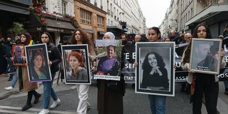 ‘Paris sokaklarını dolduralım, katliamların hesabını soralım’