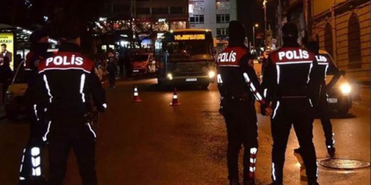 Polis dün akşam keyfi şekilde birini vurdu