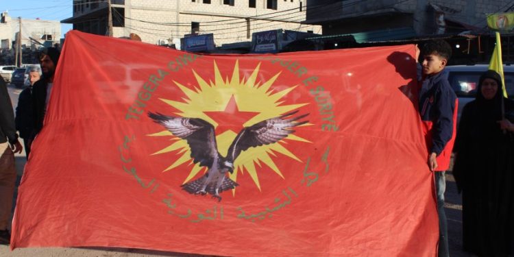 Gençler, KDP ihanetine karşı alanlardaydı