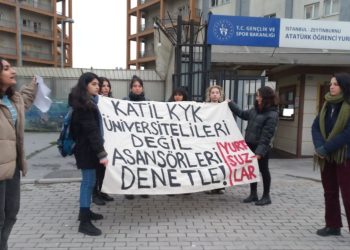 Yurtsuzlar tekrar Cevizlibağ KYK Yurdu önündeydi: “Üniversitelileri değil asansörleri denetle”