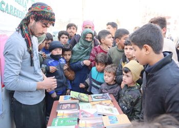 Minbiçli gençler, Gezgin Kütüphane faaliyetiyle Önder Apo’nun fikirlerini yayıyor