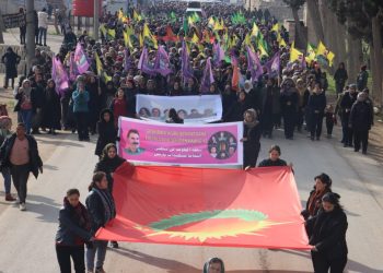 Birçok merkezde Paris katliamı şehitleri anıldı